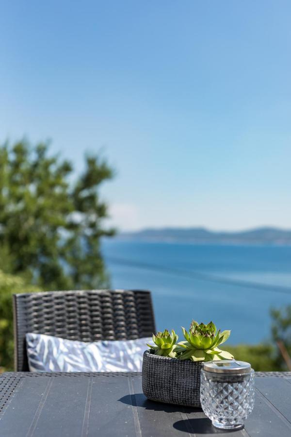 Waterview Apartments - Koru Apartment And Pool Mimice Bagian luar foto