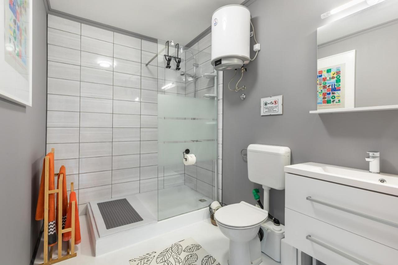 Waterview Apartments - Koru Apartment And Pool Mimice Bagian luar foto