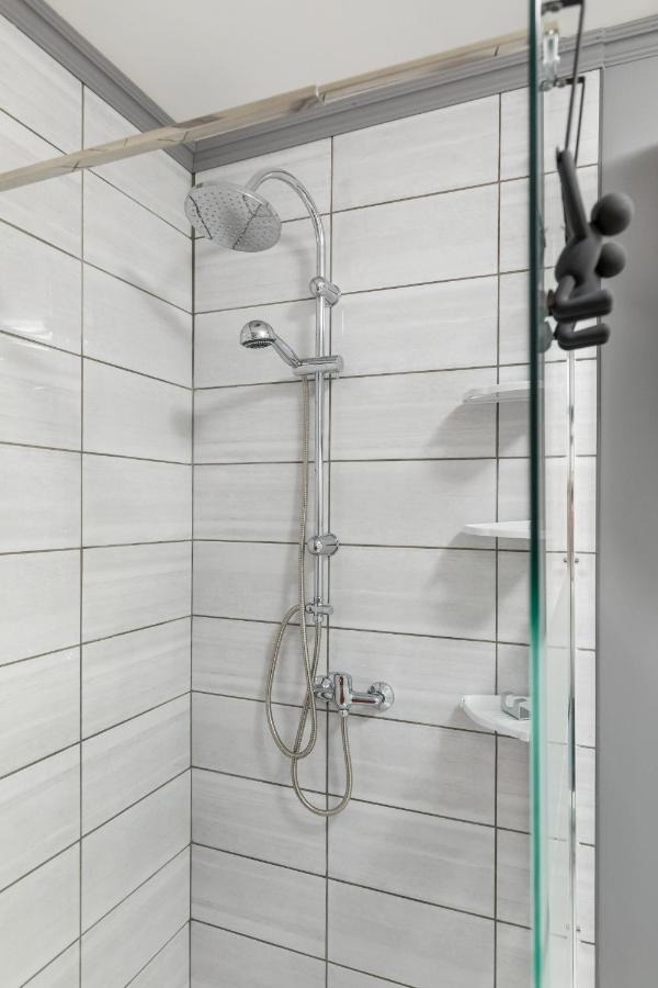 Waterview Apartments - Koru Apartment And Pool Mimice Bagian luar foto